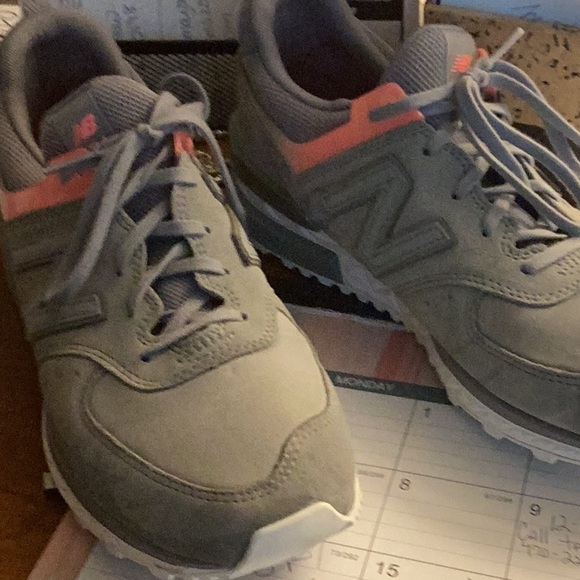 New Balance - 574 - Women's 10 - WL574TXD - Picture 2 of 4